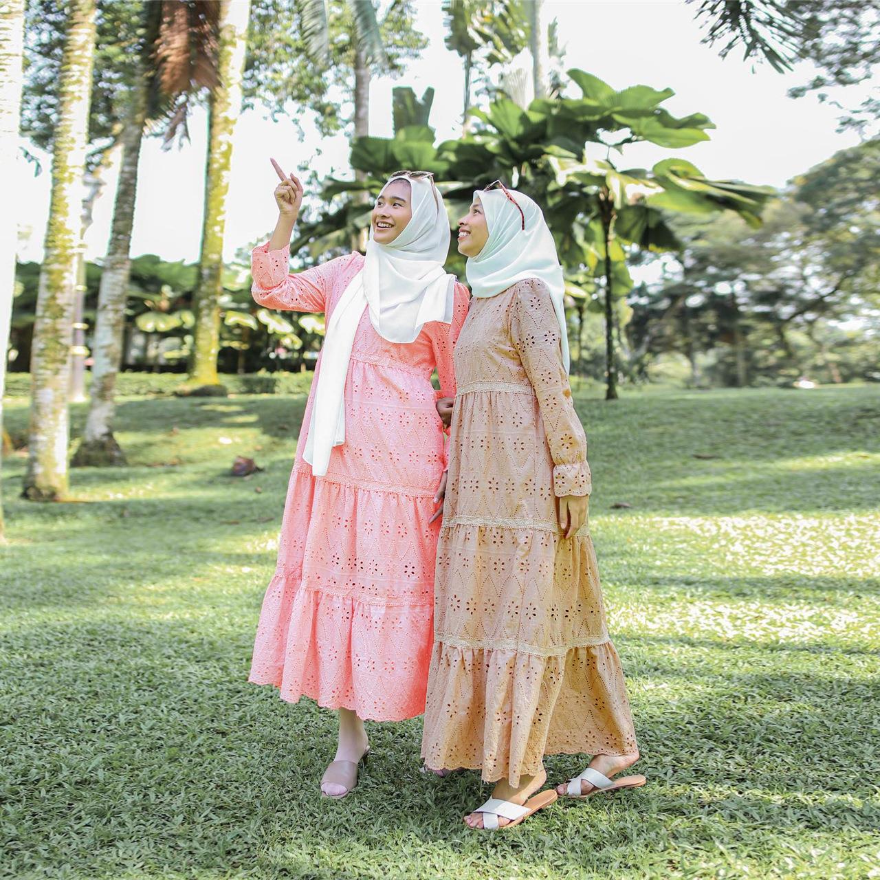 Indonesian Hollow Lace Dress W - đánh giá và giá Ethnic Fashion Wear